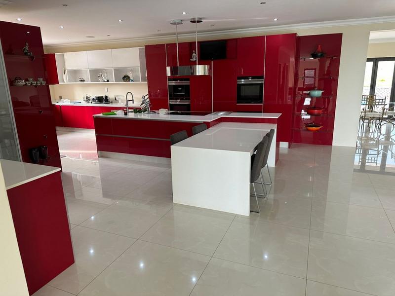 5 Bedroom Property for Sale in Golf View North West